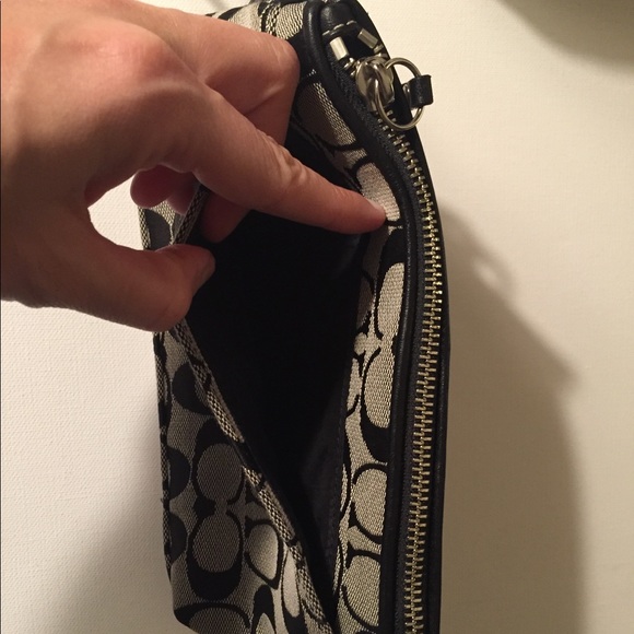 Coach Large Wristlet Black and Grey - Never used! - Picture 3 of 4
